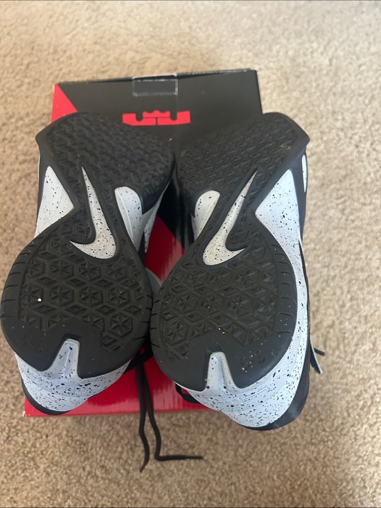 Nike High-Top Basketball Sneakers in Black and Light Grey Speckle